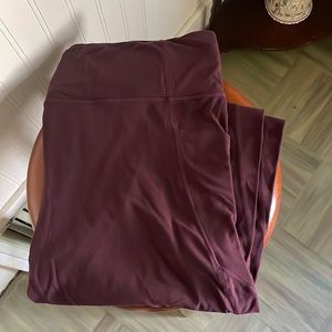 Altheta 1x Burgundy leggings